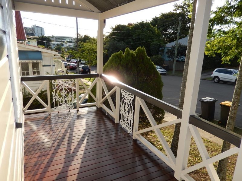 23 Harrogate Street, Woolloongabba QLD 4102