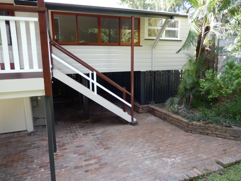 23 Harrogate Street, Woolloongabba QLD 4102