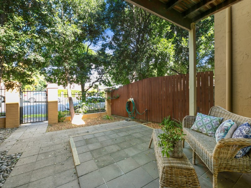 2/34 Querrin Street, Yeronga QLD 4104