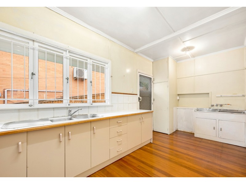 10 Allamanda Street, Fairfield QLD 4103