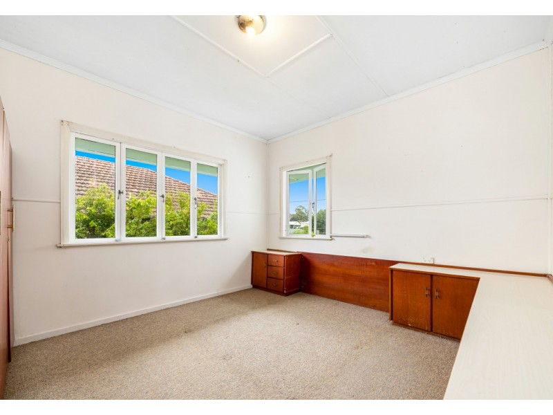 10 Allamanda Street, Fairfield QLD 4103