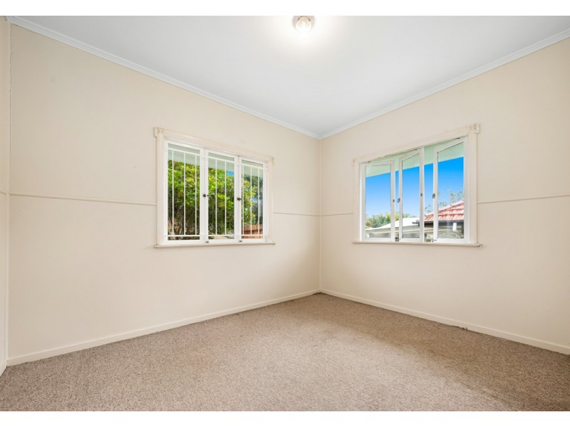 10 Allamanda Street, Fairfield QLD 4103