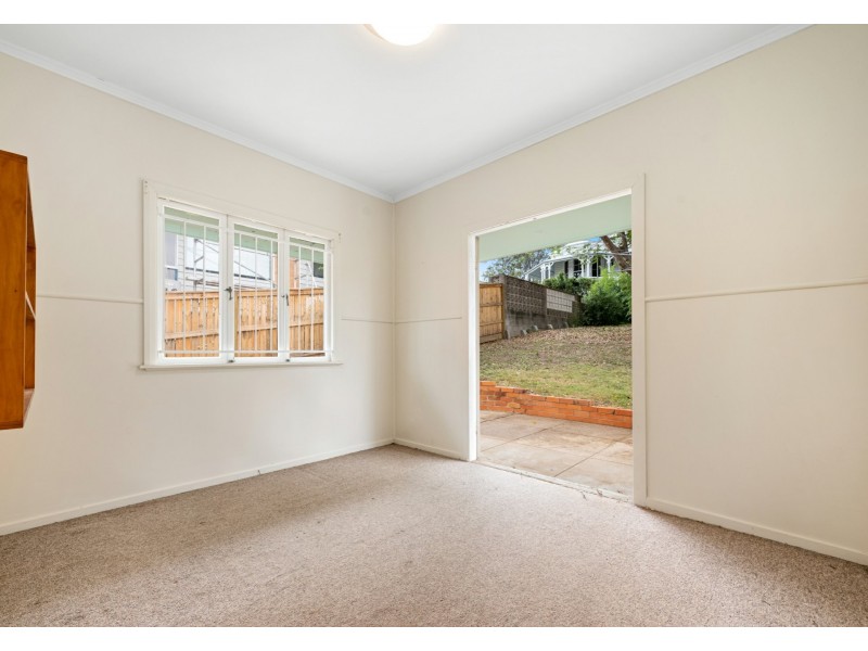 10 Allamanda Street, Fairfield QLD 4103