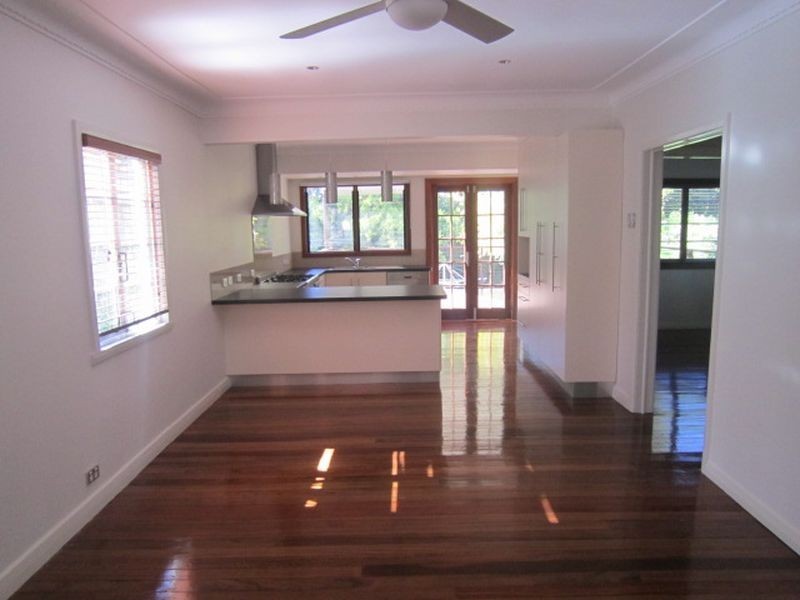 9 Barr Street, Tarragindi QLD 4121