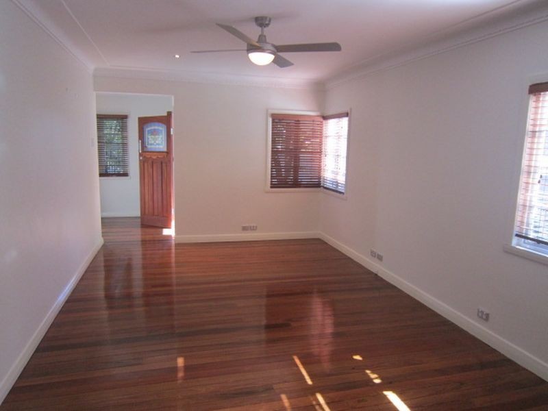 9 Barr Street, Tarragindi QLD 4121