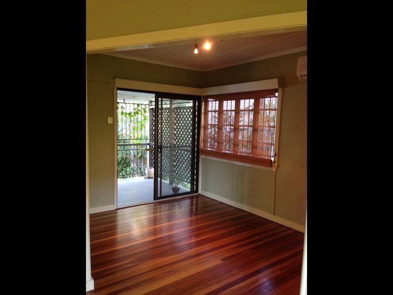 72 Sunshine Ave, Tarragindi QLD 4121