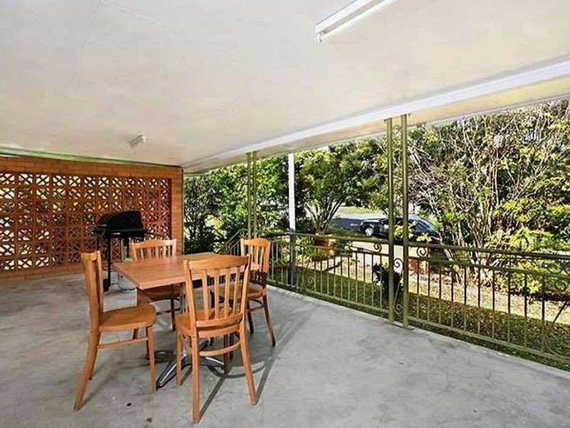 96 White Street, Graceville QLD 4075