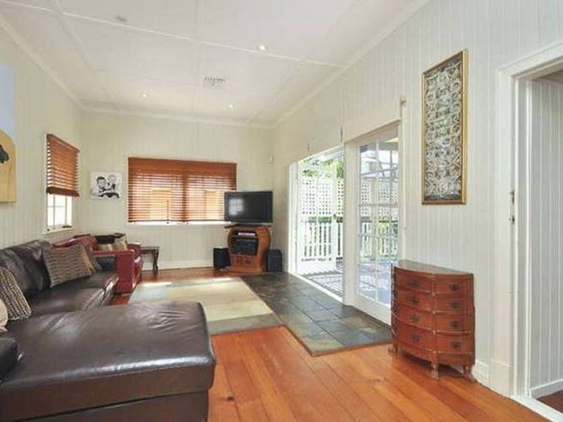 50 Livingstone Street, Yeerongpilly QLD 4105