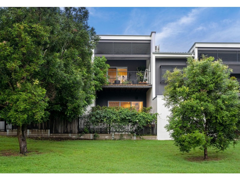 2/10 Nelson Street, Yeronga QLD 4104