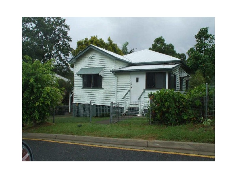 11 Sampson Street, Annerley QLD 4103