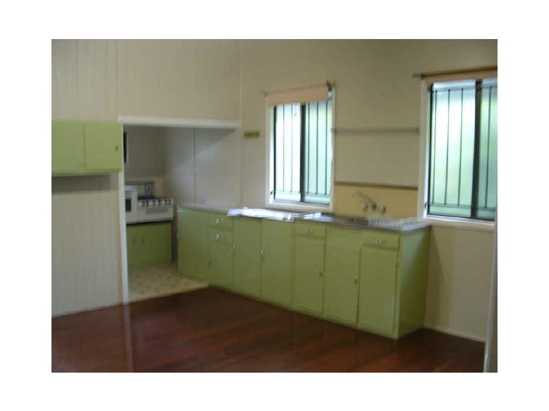 11 Sampson Street, Annerley QLD 4103