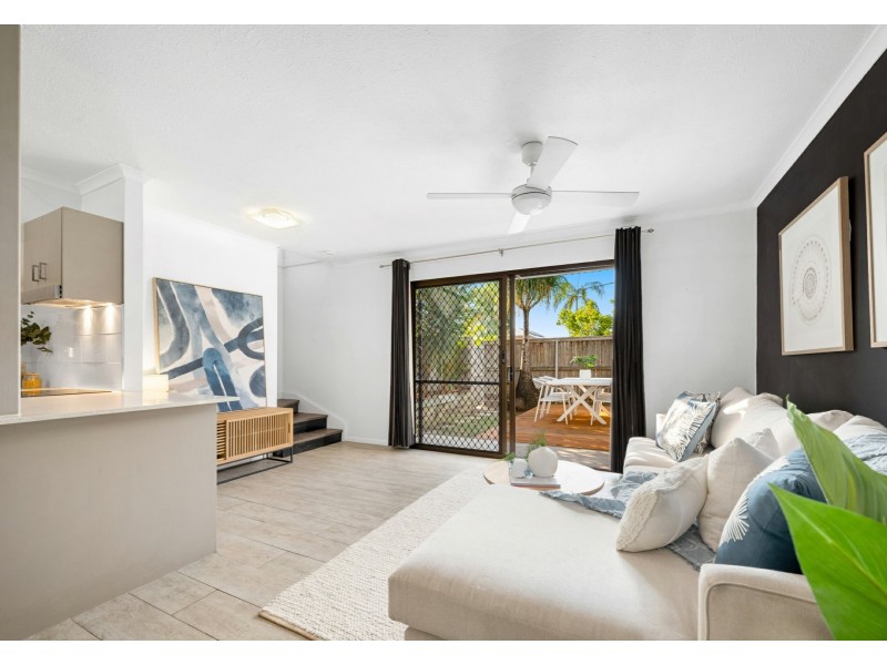 2/27 Brassey Street, Fairfield QLD 4103