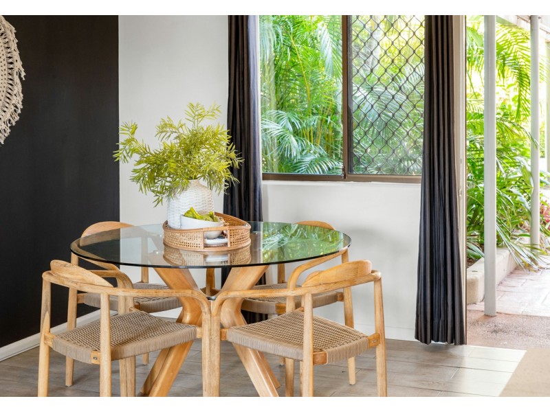 2/27 Brassey Street, Fairfield QLD 4103