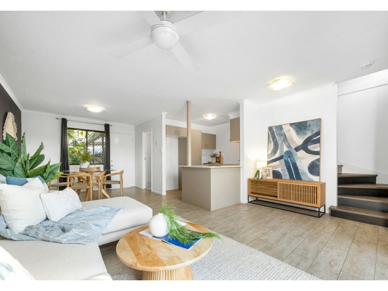 2/27 Brassey Street, Fairfield QLD 4103