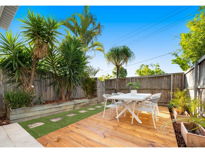 2/27 Brassey Street, Fairfield QLD 4103