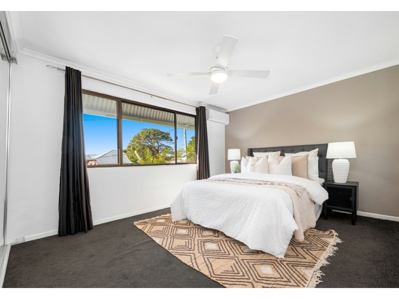 2/27 Brassey Street, Fairfield QLD 4103