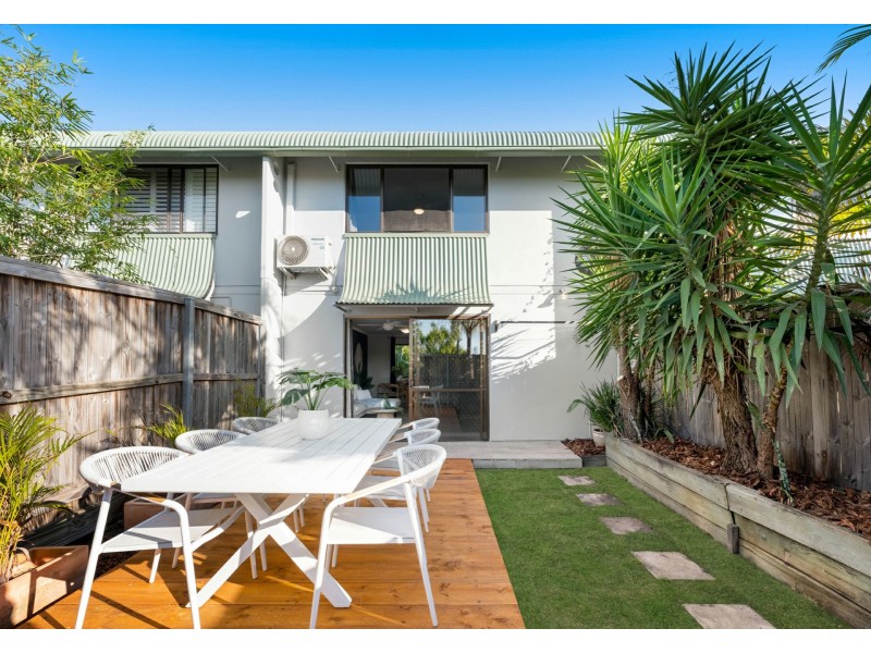 2/27 Brassey Street, Fairfield QLD 4103