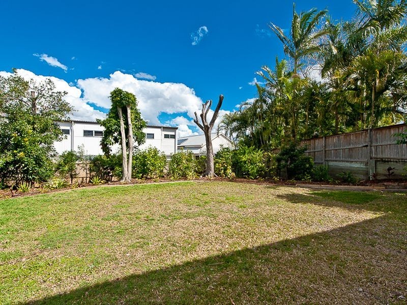 50 Wilkins Street West, Fairfield QLD 4103