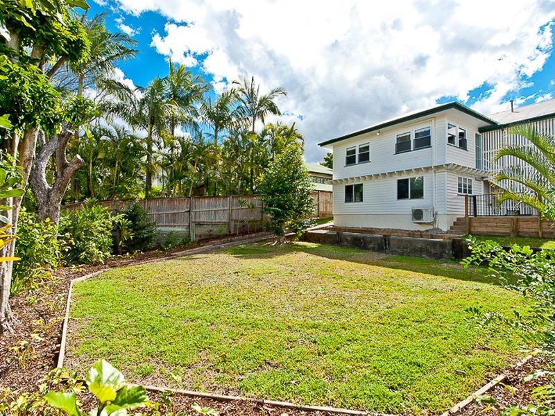 50 Wilkins Street West, Fairfield QLD 4103
