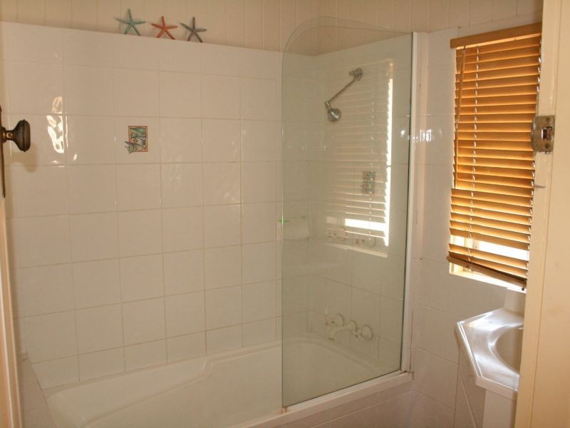 12 Vendale Avenue, Moorooka QLD 4105