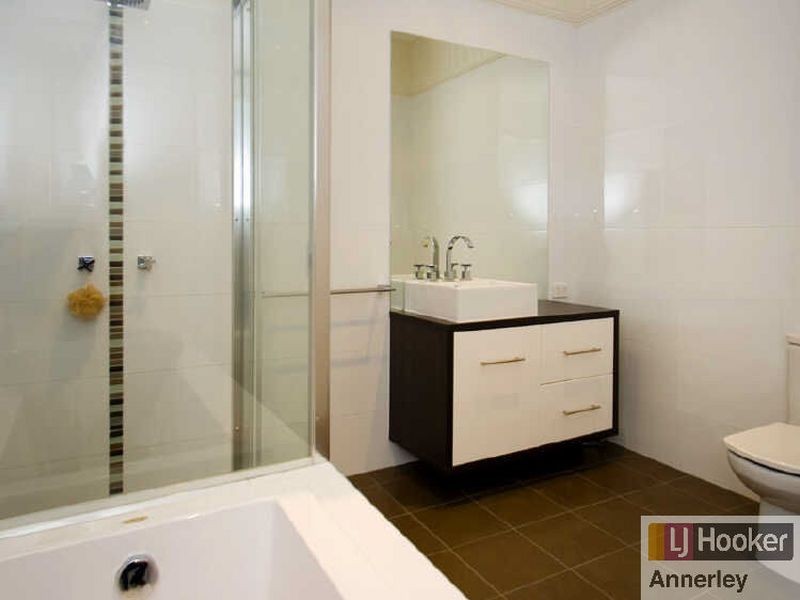 66 Fairfield Road, Fairfield QLD 4103