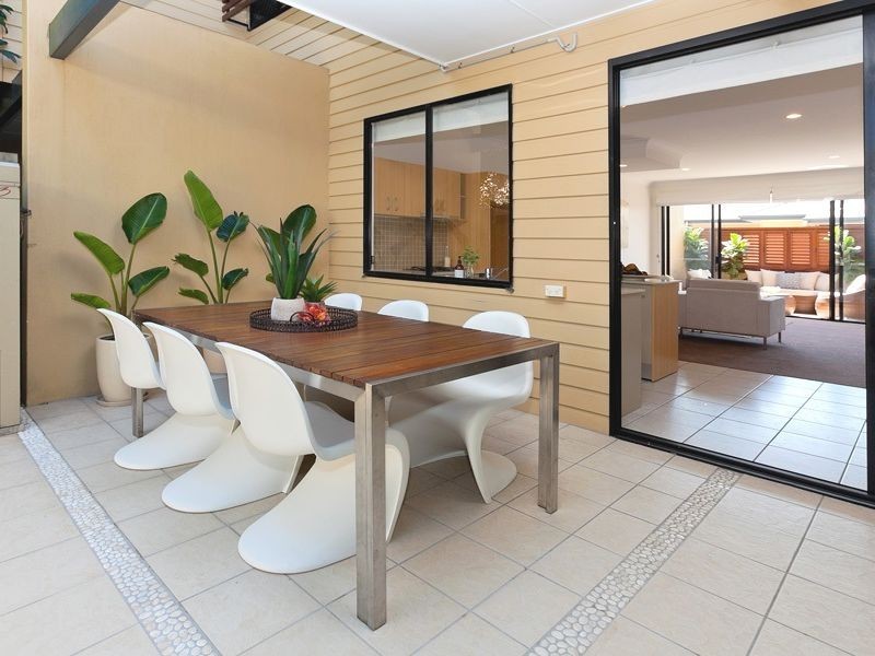 4/12 Simon Street, Yeronga QLD 4104