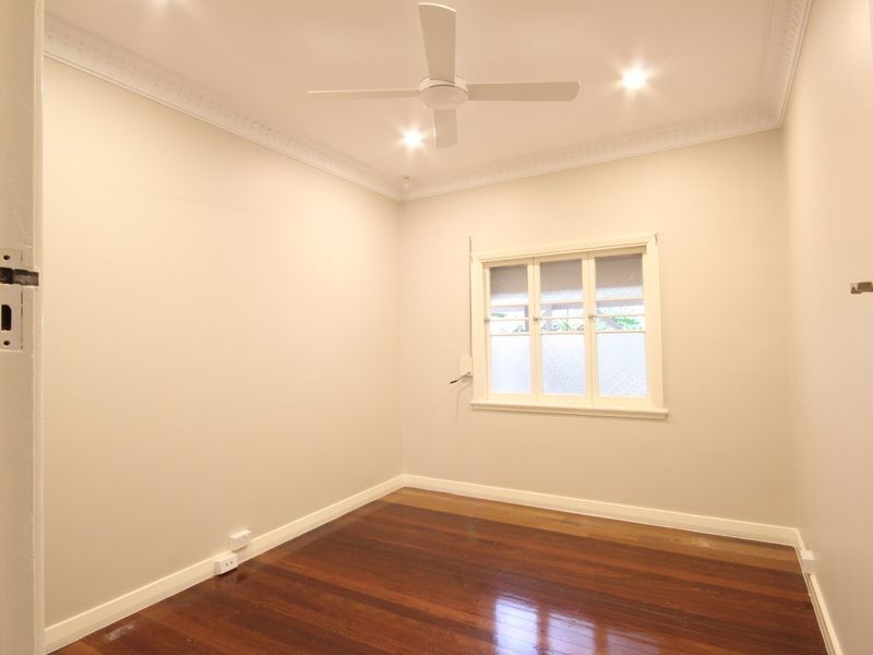 145 Ekibin Road East, Tarragindi QLD 4121