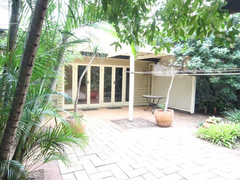 6 Ormuz Road, Yeronga QLD 4104