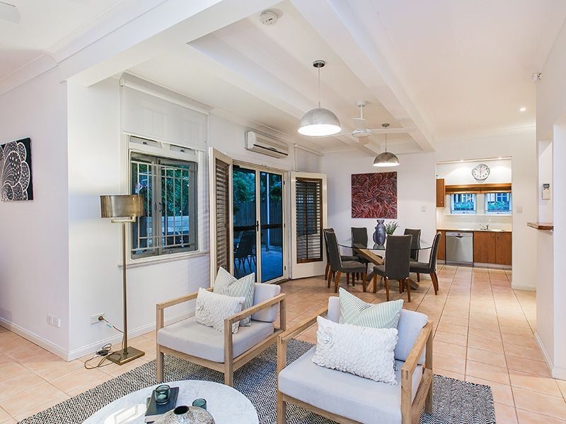 10 Stevens Street, Yeronga QLD 4104