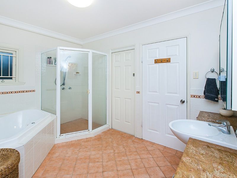 10 Stevens Street, Yeronga QLD 4104