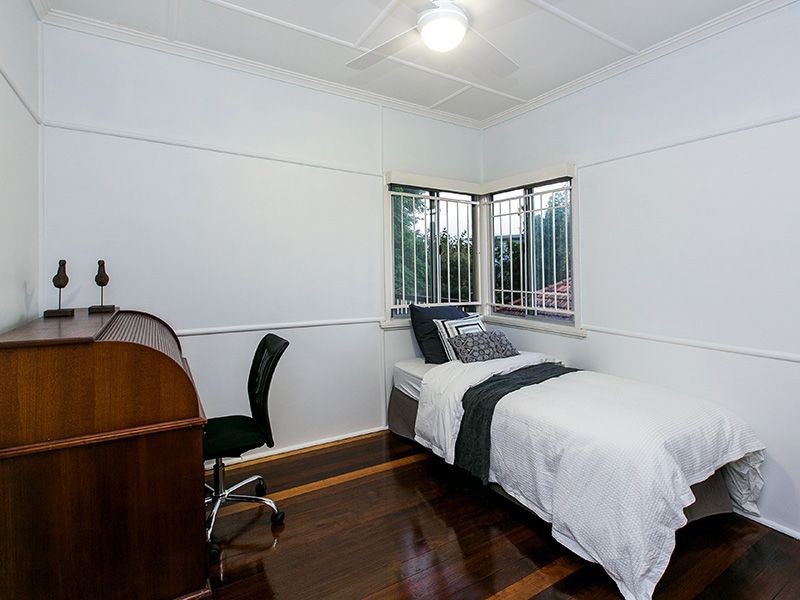 10 Stevens Street, Yeronga QLD 4104