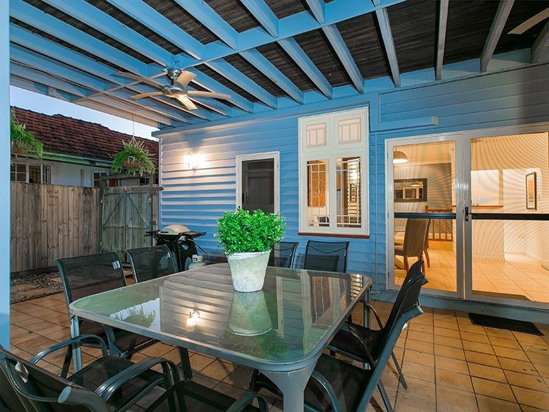 10 Stevens Street, Yeronga QLD 4104