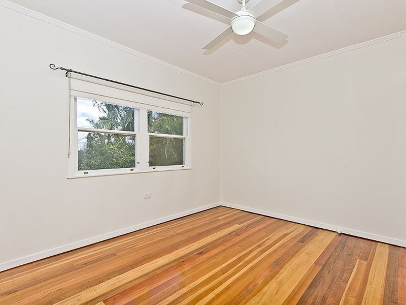 50 Wilkins Street West, Fairfield QLD 4103