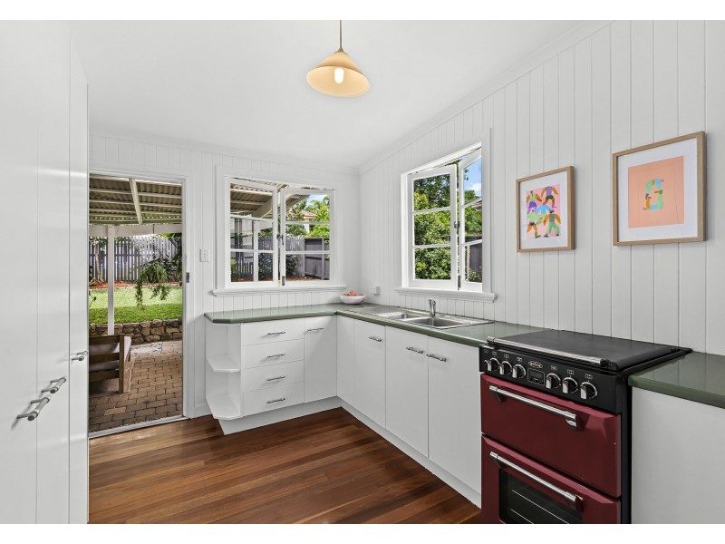 4 Orcades Road, Yeronga QLD 4104