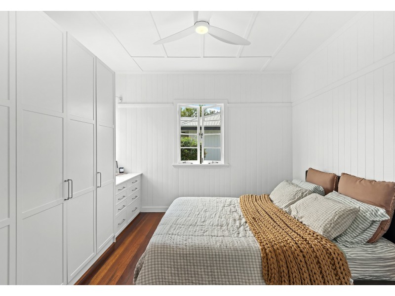 4 Orcades Road, Yeronga QLD 4104