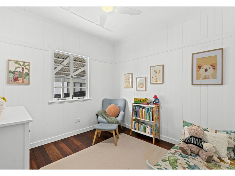 4 Orcades Road, Yeronga QLD 4104