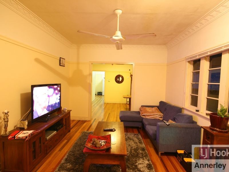 169 Ekibin Road East, Tarragindi QLD 4121