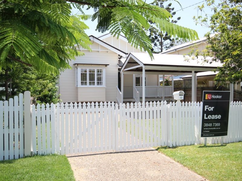 11 Dan Street, Graceville QLD 4075