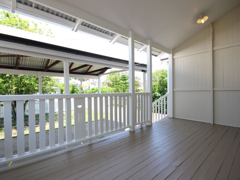 11 Dan Street, Graceville QLD 4075