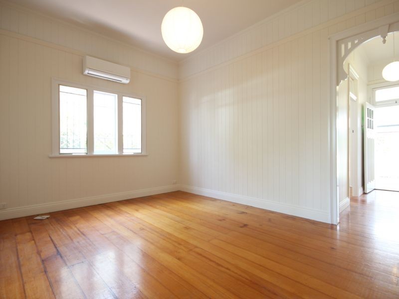 11 Dan Street, Graceville QLD 4075