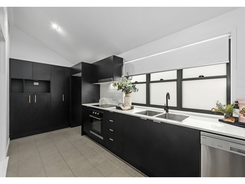 2/68 Lagonda Street, Annerley QLD 4103