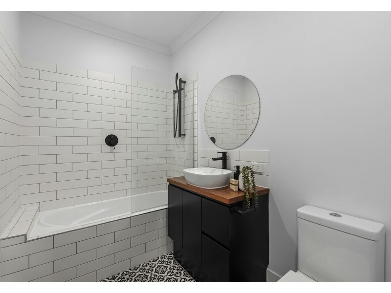 2/68 Lagonda Street, Annerley QLD 4103