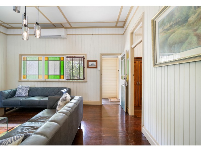 50 Victoria Street, Fairfield QLD 4103