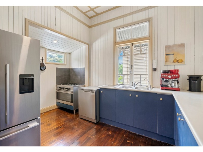 50 Victoria Street, Fairfield QLD 4103