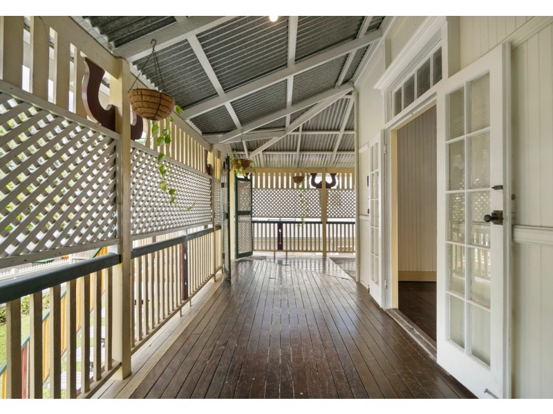 50 Victoria Street, Fairfield QLD 4103