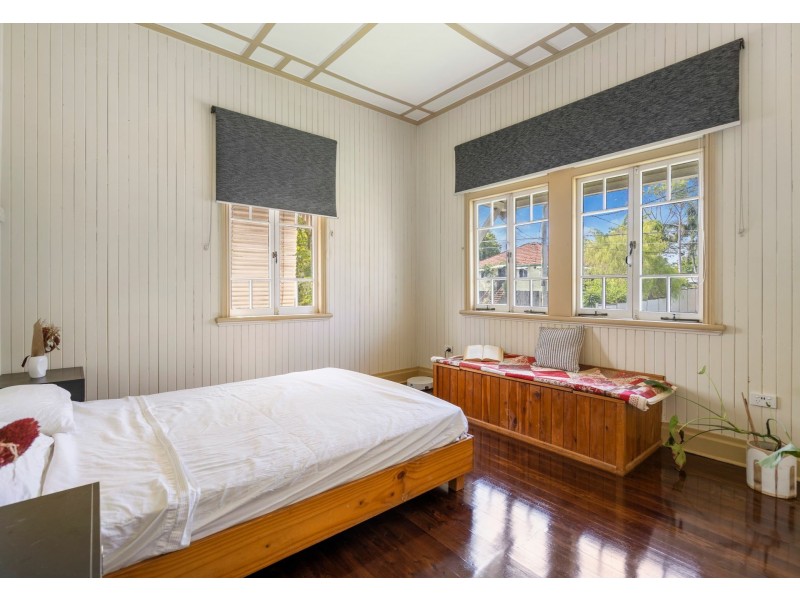 50 Victoria Street, Fairfield QLD 4103