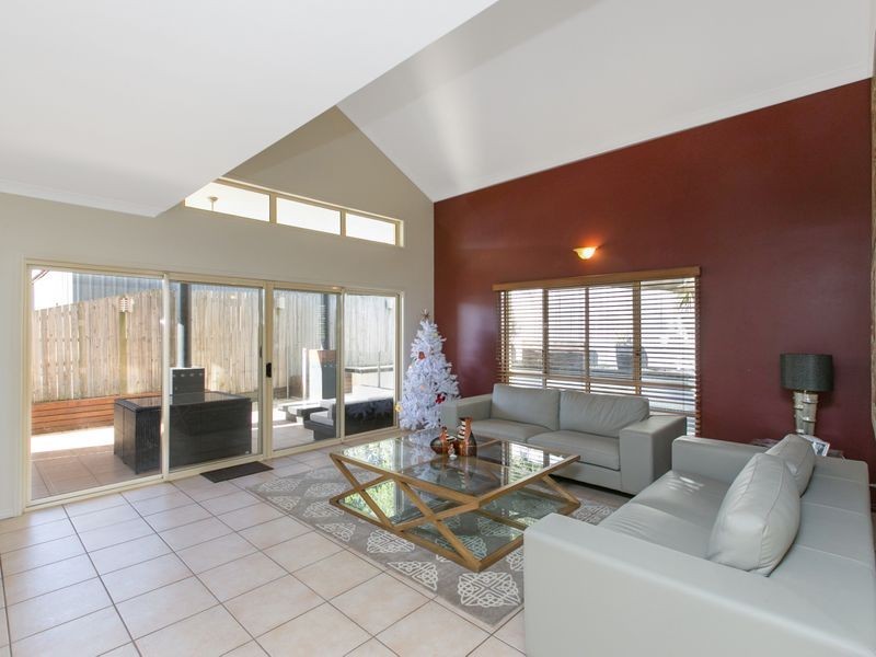 11 Riverview Place, Yeronga QLD 4104
