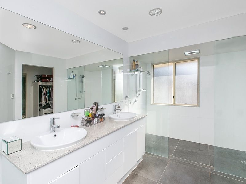 11 Riverview Place, Yeronga QLD 4104