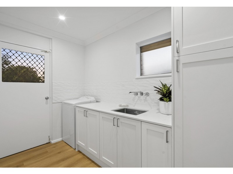 5 Pine Drive, Woodridge QLD 4114