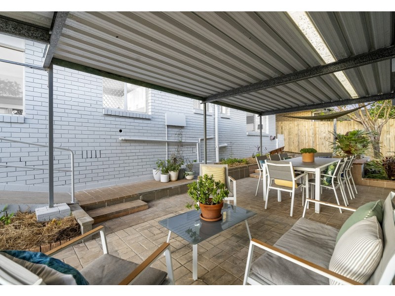 5 Pine Drive, Woodridge QLD 4114